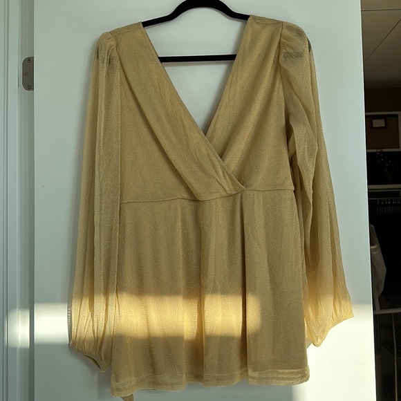 New Unworn with Tags - Torrid Knit Glitter Lurex Surplice Peplum Top - Picture 7 of 10